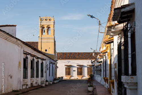 Zona turistica de Mompox  arquitectura colonial del municipio de la filigrana en Bol  var Colombia _ Momp  s