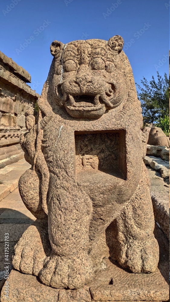 lion statue in mahabalipuram 
