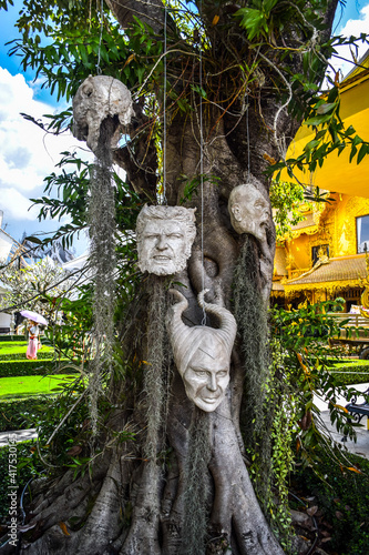 White Temple figures