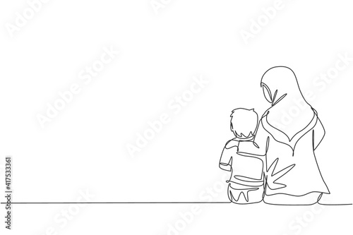 Fotografia Single continuous line drawing of young Arabian mom talking and sitting together with her boy