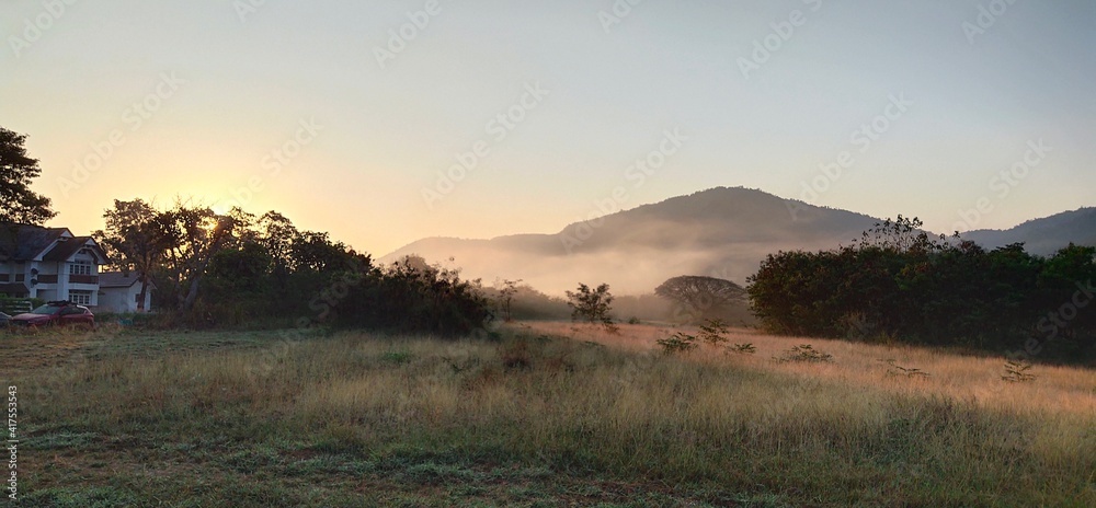 Obraz premium sunset in the mountains