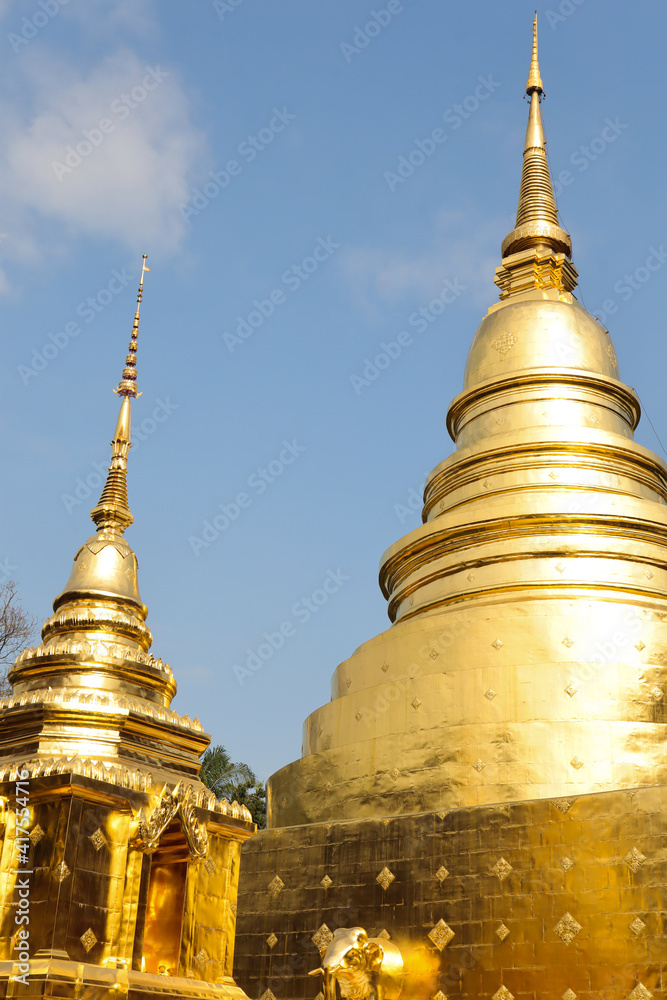 Fototapeta premium Wat Phra Sing Waramahavihan, Landmark for tourist at Chiang Mai Province. The historical temple in the north of Thailand.
