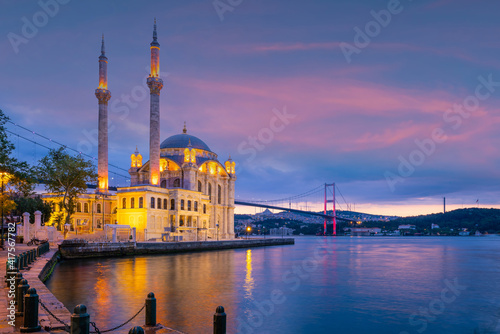 Ortakoy mosque on the shore of Bosphorus in Istanbul Turkey Fototapet
