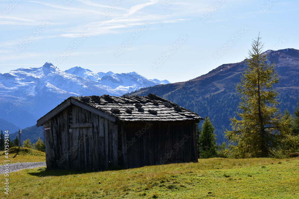 Heustadl in den Alpen am Brenner im Gschnitztal Heustadl in den Alpen am Brenner im Gschnitztal