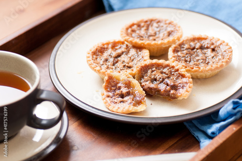 raisin butter tarts snack photo