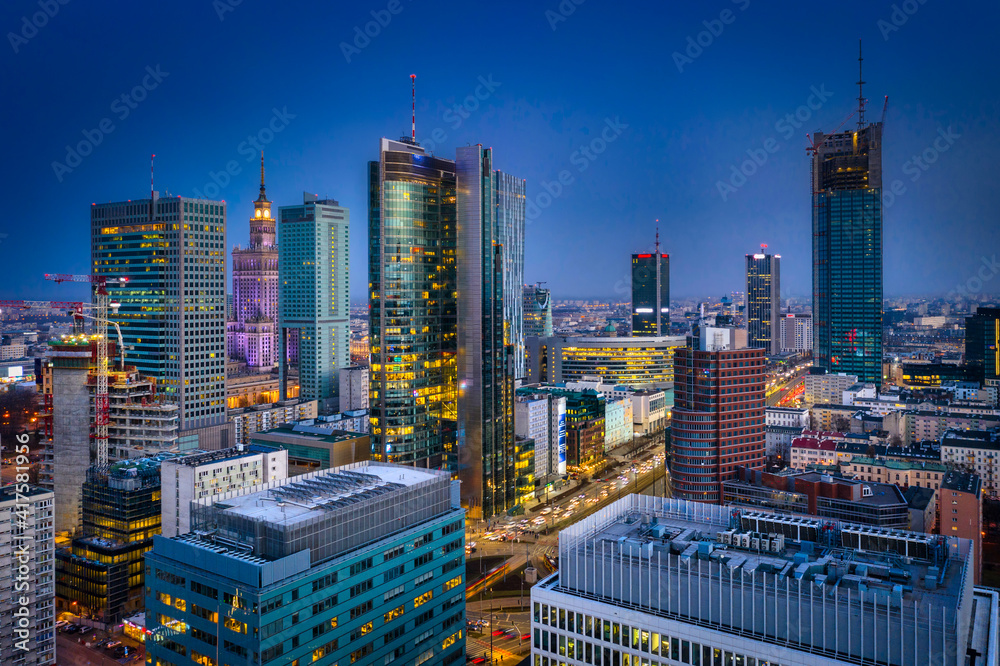 Amazing cityscape of Warszawa at night, capital city of Poland. - obrazy, fototapety, plakaty 