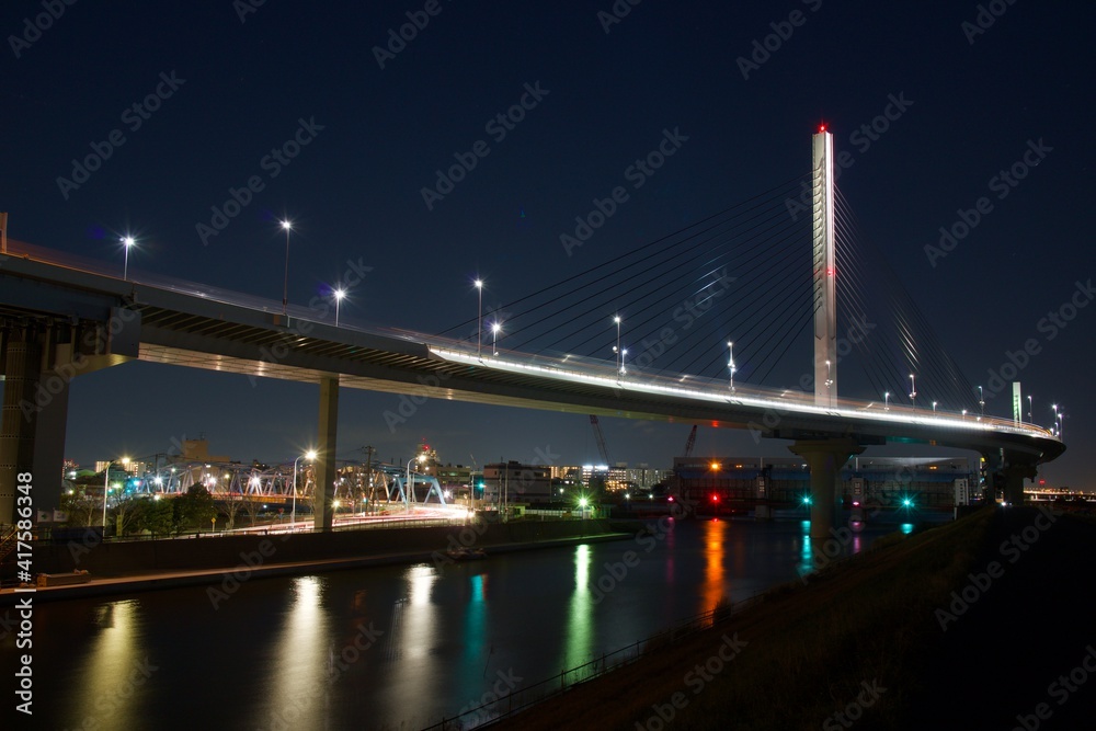 Fototapeta premium 葛飾ハープ橋のある風景 夜景