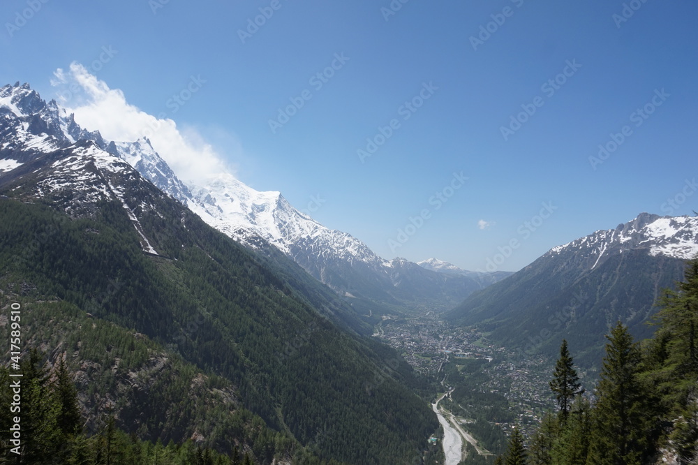 Fototapeta premium View on Mont Blanc in clouds