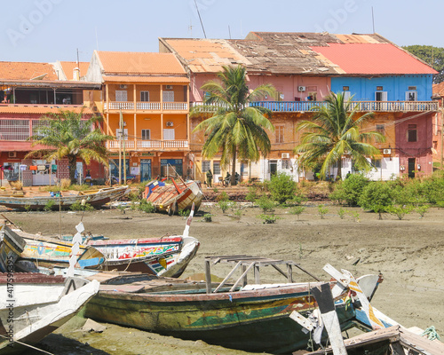 Wallpaper Mural Visiter le port de Bissau Torontodigital.ca