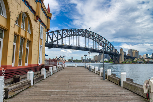 Sydney Harbour Bridge on a beautiful sunny day © jovannig