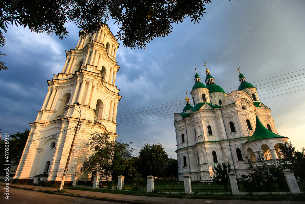 Fototapeta premium Orthodox Cathedral of the Nativity of the Virgin in the Ukrainian Baroque style in Kozelets, Chernihiv region, Ukraine.