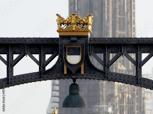 Stadtwappen von Ulm auf der Neutorbrücke photo