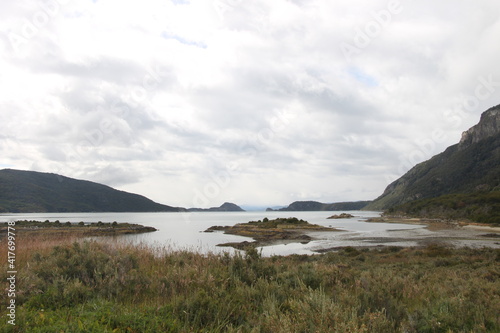 Paisaje, montaña y lago