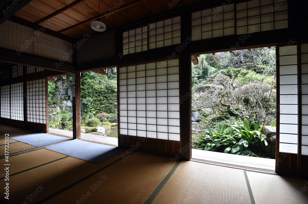 龍潭寺 書院から蓬莱池泉庭を望む 滋賀県彦根市 龍潭寺 書院から蓬莱池泉庭を望む 滋賀県彦根市