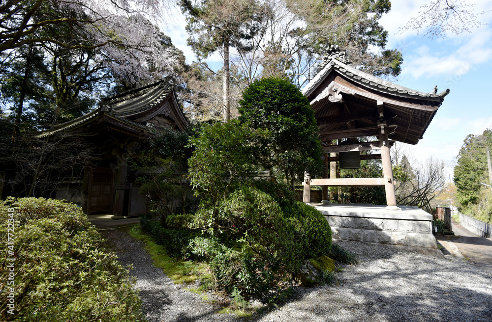 龍潭寺　山門と鐘楼　滋賀県彦根市