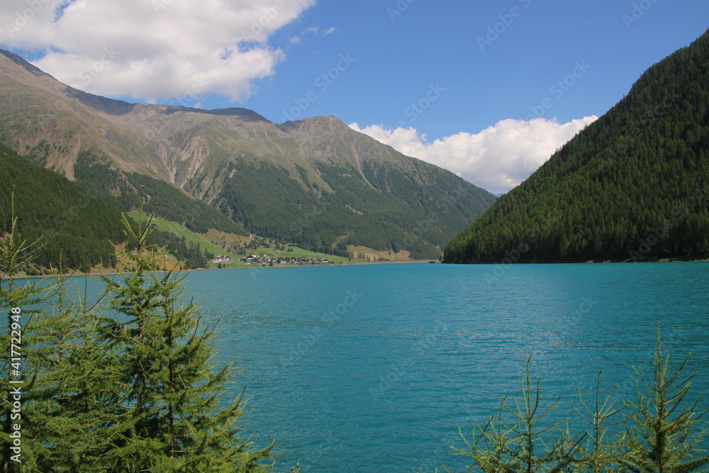 Naklejka premium Vernagter Stausee im Sommer