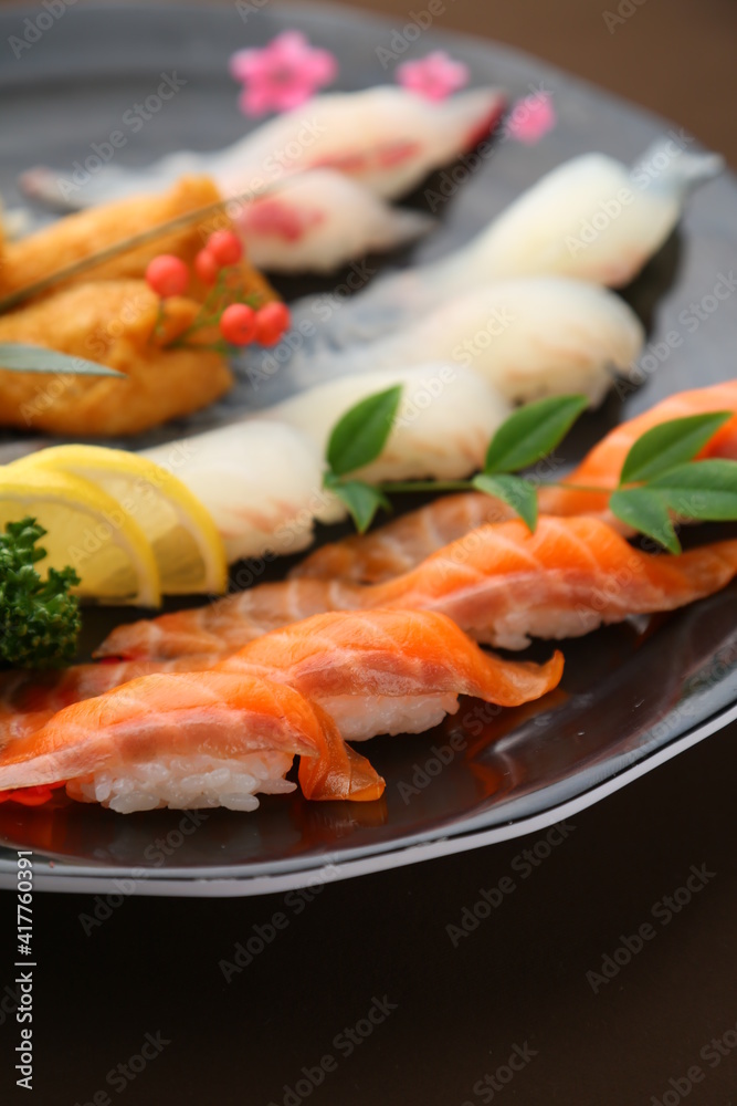 a plate of colorful assorted sushi 형형색색의 다양한 모듬 초밥 한 접시
