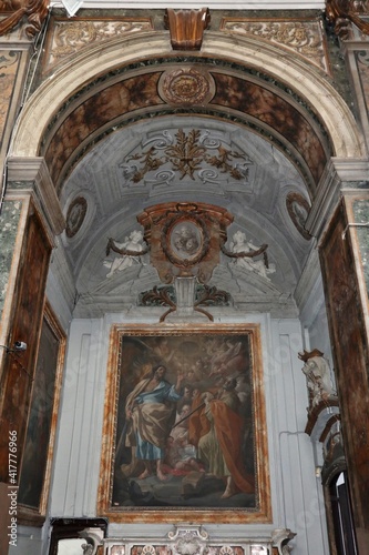 Napoli – Cappella laterale della Chiesa dei Santi Filippo e Giacomo