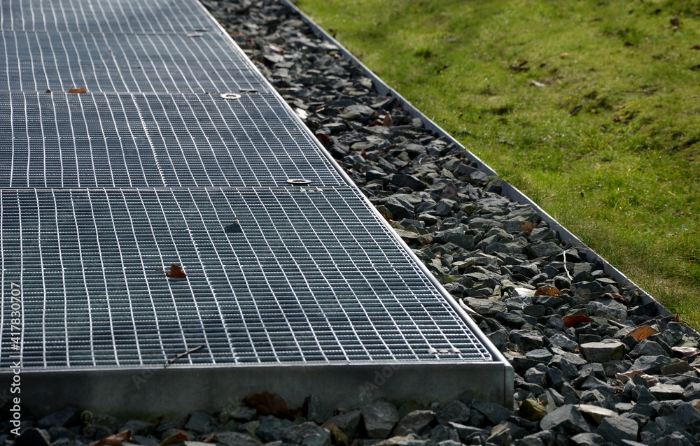 gray grille construction with high resistance to deformation even under