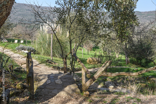 Giardino rustico in Val di Cornia presso Sassetta