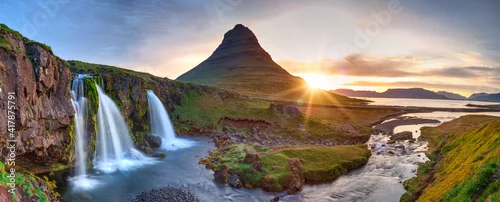 Panel kuchenny z motywem Summer sunset on famous Kirkjufellsfoss Waterfall and Kirkjufell mountain. Colorful evening panorama of Snaefellsnes peninsula, Iceland, Europe.
