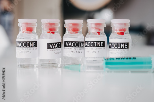Impfstoff Corona Covid-19, Sars-Cov-2 Impfzentrum, Impfung Biontech Pfitzer, Modena, Johnson & Johnson   photo