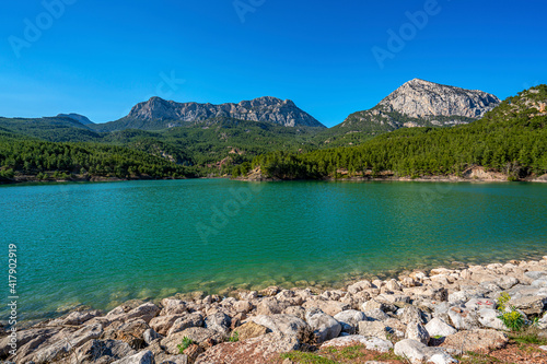 Doyran Pond has a unique tranquillity environment with surrounding mountain scenery and lush green nature, which is at the borders of Konyaaltı district of Antalya