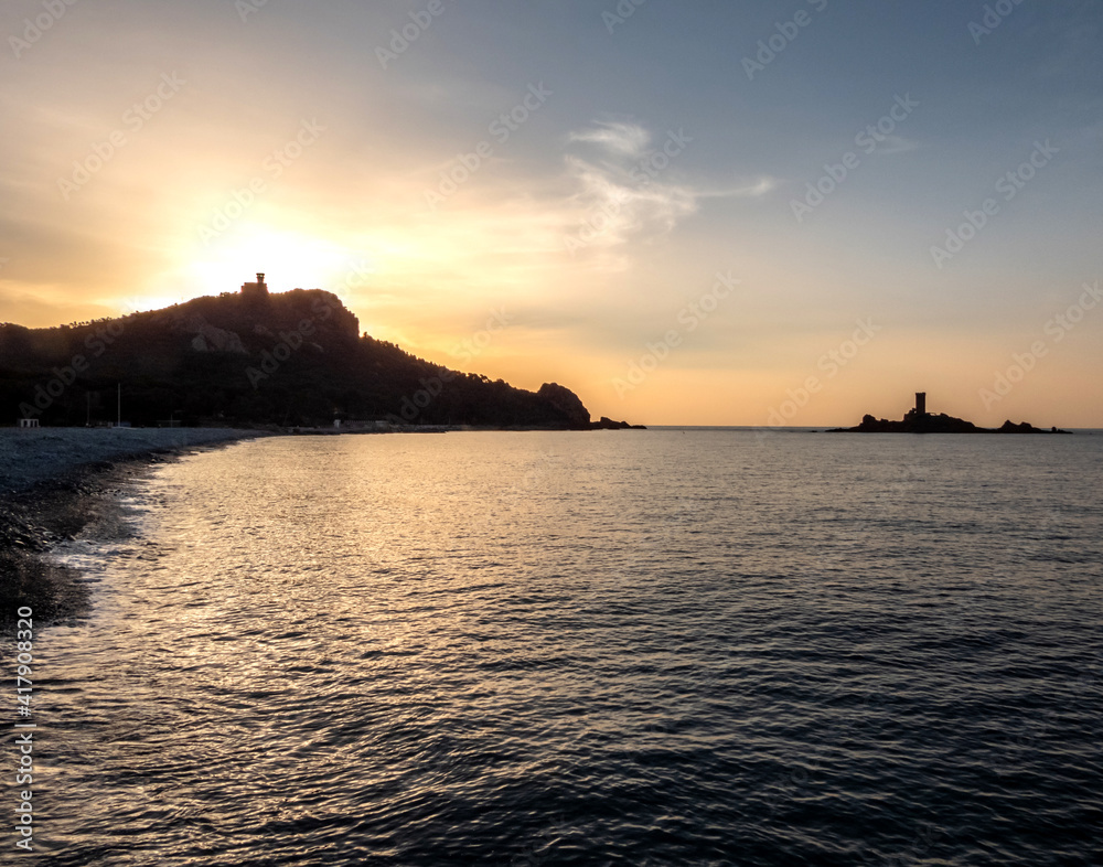 Coucher de soleil sur l'île d'or sur la Côte d'Azur
