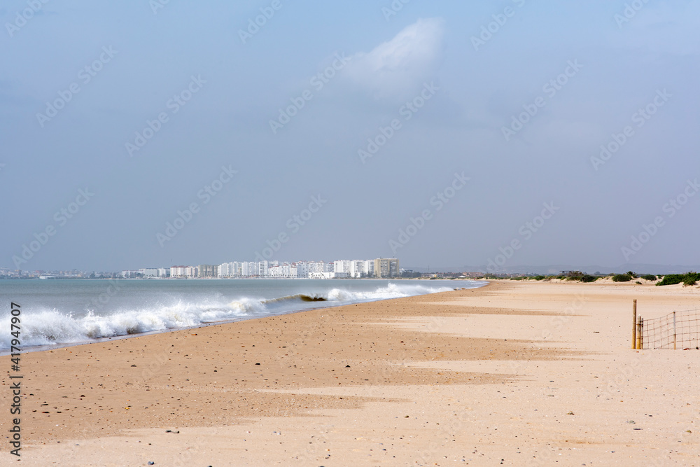 Playa de Valdelagrana, ubicada en Puerto de Santa María, provincia de Cádiz, España