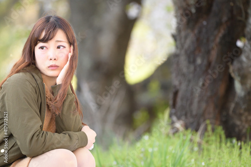 満開の桜 桜の背景 女性ポートレート