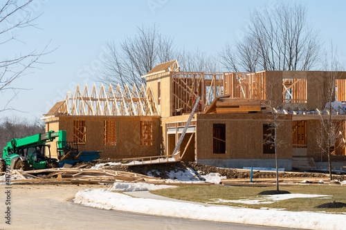 Fotografija installation of rafters plywood houses
