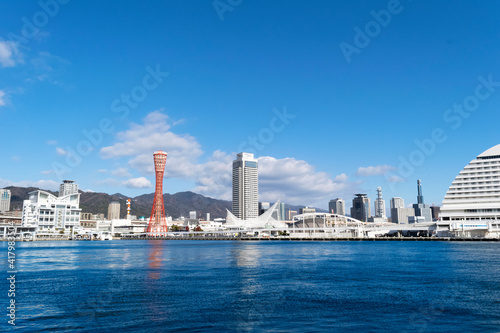 神戸の街並と六甲山
