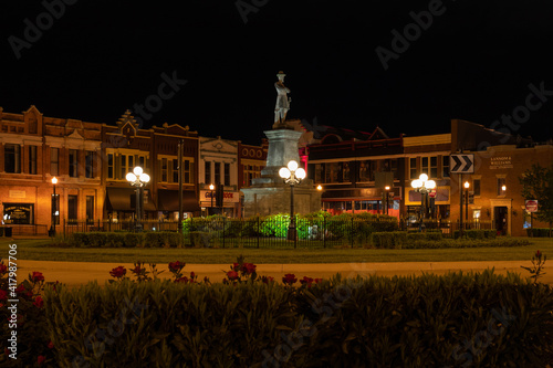 Photography Lebanon TN square with General Robert Hatton statue