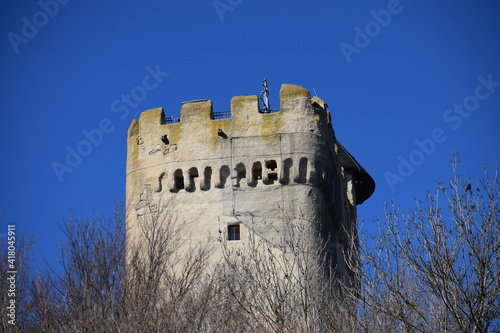 Burgraben am Turm der Ruine der Burg Olbrück photo