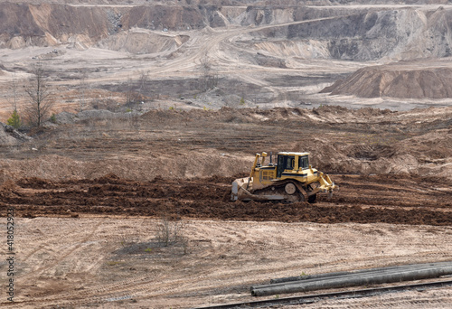 Φωτογραφία Dozer has been recovering the landscape around the open pit