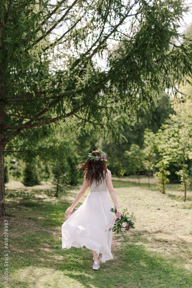 summer wedding. The bride's back. Boho wedding. bouquet summer wedding. The bride's back. Boho wedding. bouquet