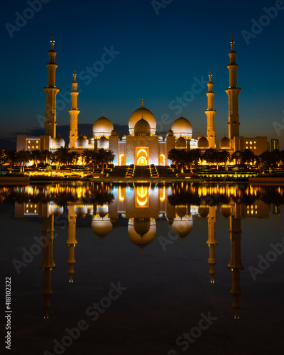 Sheik Zayed Mosque in Abu Dhabi At Dusk