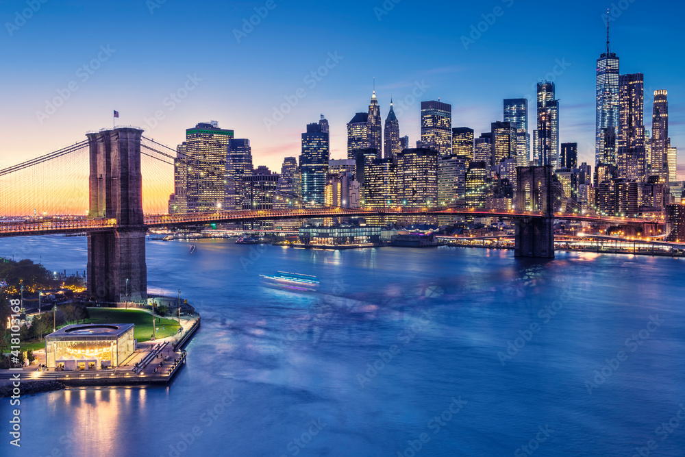 a magnificent view of the lower Manhattan and Brooklyn Bridge, New York City