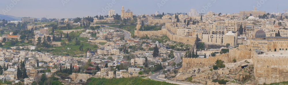 Blick vom Ölberg auf den Tempelberg, mit Al-Aqsa-Moschee und Dormitio Kirche