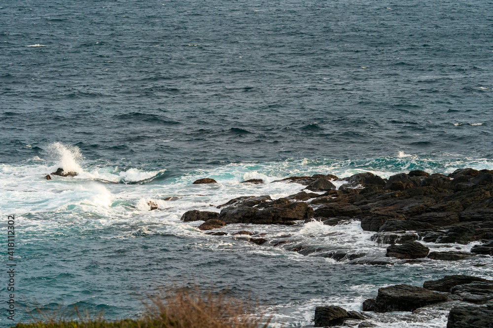Fototapeta premium 角島の磯と波