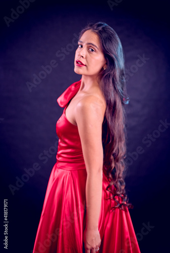MELANY NAVARRO VESTIDOS 02
