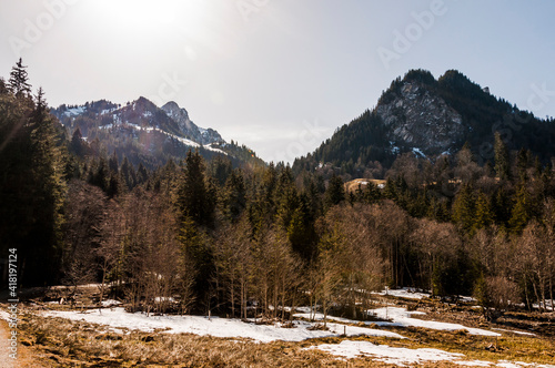 Schwarzsee, Lac Noir, Fribourg, Freiburg, Bergsee, Uferweg, Wanderweg, Schilf, Kaiseregg, Schafberg, Riggisalp, Spitzflue, Winter, Wintersport, Eisfläche, Alpen, Schweiz photo