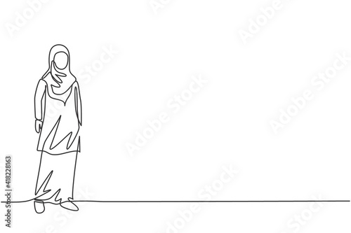 Single continuous line drawing of young beauty Arabian pose standing elegantly. Professional businesswoman gesture. Minimalism concept dynamic one line draw graphic design vector illustration