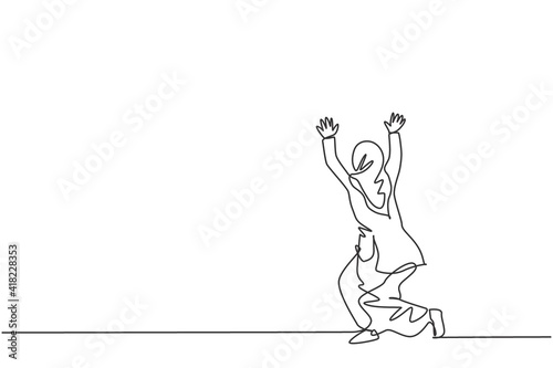 Single continuous line drawing of young beauty Arabian pose kneeling and holding gesture. Professional businesswoman. Minimalism concept dynamic one line draw graphic design vector illustration