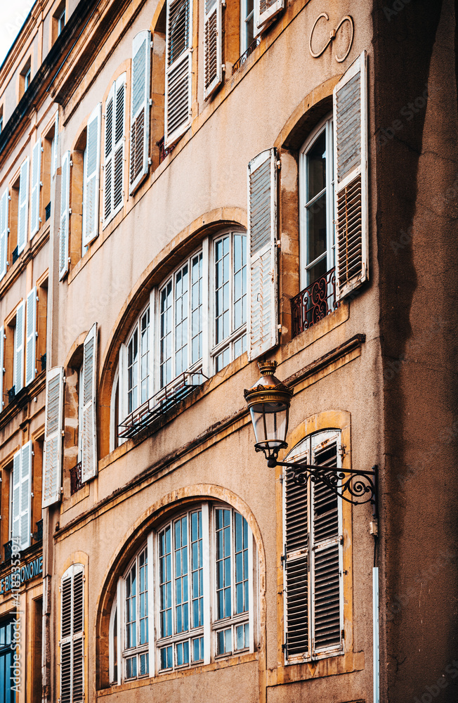 Obraz premium Antique building view in Old Town Metz, France