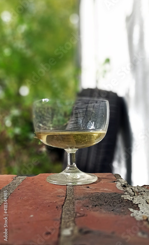 Obraz na płótnie Drink na murku 