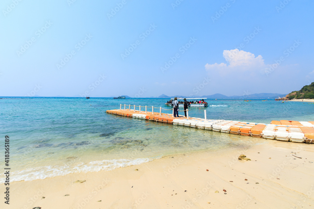 Fototapeta premium beautiful tropical island beach - Koh Kham, Sattahip,chonburi , Thailand 