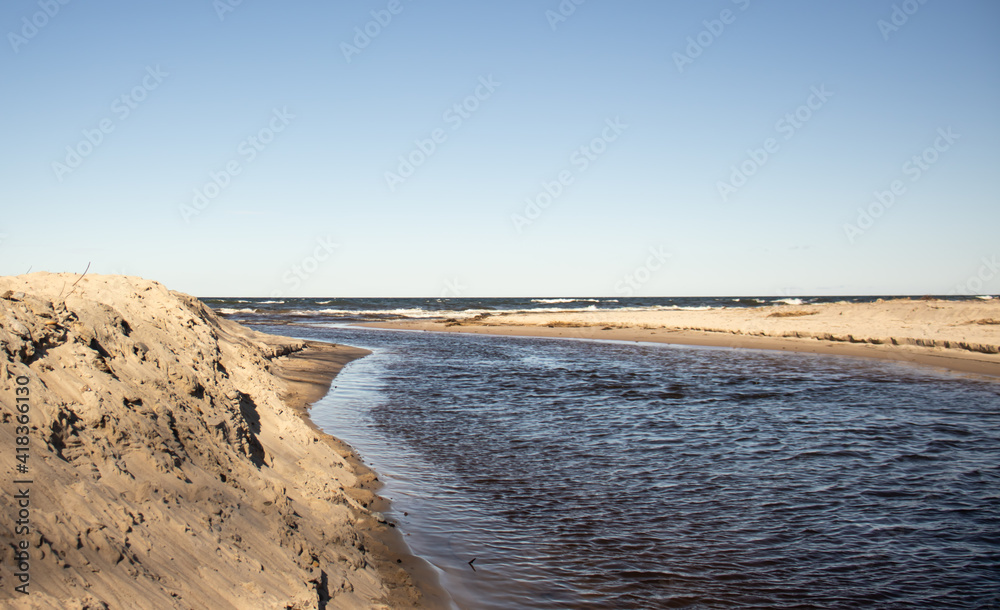 Ustronie Morskie plaża wschodnia, rzeka czerwona Ustronie Morskie plaża wschodnia, rzeka czerwona