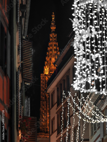 Fototapeta Naklejka Na Ścianę i Meble -  The streets of the night Strasbourg before the new year. Christmas decorations, illumination.