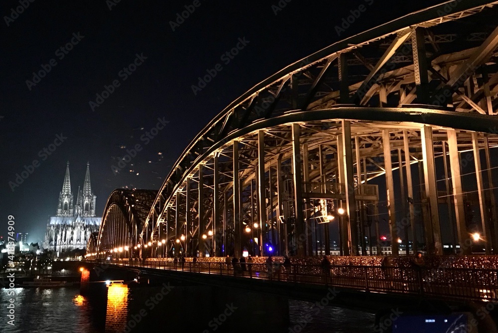 Obraz premium ケルン大聖堂 Hohenzollern Bridge